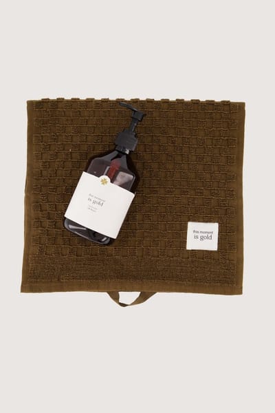 Zusss Set Van Een Gastendoekje En Handzeep 'This Moment Is Gold - Verjaardag - Cadeau Handzeep White
