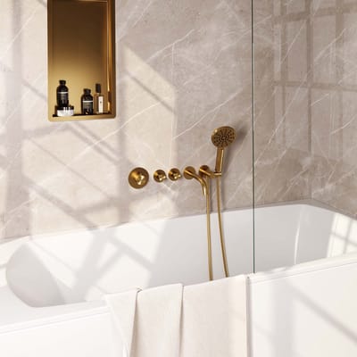Brauer Gold Carving thermostatische inbouw badkraan SET 02 met uitloop en 3-standen handdouche en doucheslang en wandaansluitbocht goud geborsteld PVD