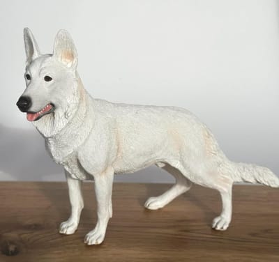 Animal Crackers leonardo Collectie Witte Elzasser Duitse Herder Hond ornament, kwaliteit levensecht beeldje, geschenkdoos