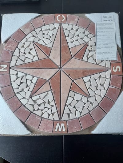 Mozaiek tegel 102 - windroos - rond 40cm - marmer - rood creme beige