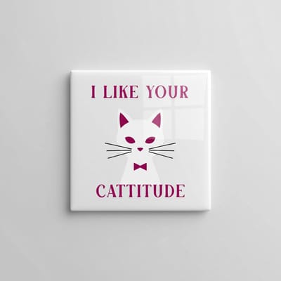 “I Like Your Cattitude” Keramische Tegel met Minimalistisch Kattenontwerp – Grappige Kattenquote Wanddecoratie – 15 × 15 cm