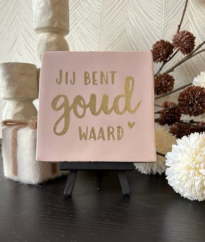 Hartjespost | Tegeltje Jij bent goud waard zalm roze, goud | schoencadeautjes sinterklaas | tegeltjes met tekst | spreuktegel | tegeltjeswijsheden | Christmas | Xmas | kerstmis | decoratie kerst | liefde | goud | alles is liefde | 13x13