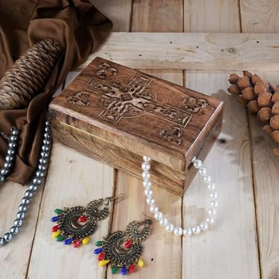 Houten Decoratieve Sieradenopbergdoos met Keltisch Design - Handgemaakt Souvenirkistje