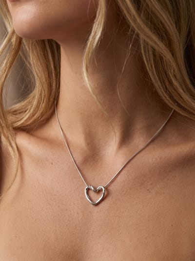 Lundholm Beryl Ketting Dames Zilver kleurig Hart – Premium Stainless Steel Jewellery – Hart Ketting Sieraad Cadeau Vrouw Hartjes Liefde Kado vrouw cadeautje – 40 + 5 cm – my Scandinavisch Design