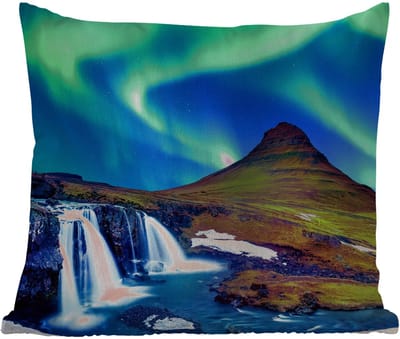 Buitenkussen - Noorderlicht - Sterrenhemel - IJsland - Berg - Groen - Waterval - Meer - 45x45 cm - Weerbestendig