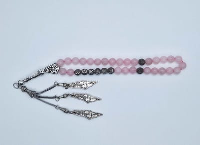 Handgemaakte naam tasbih 33 Kralen Natuursteen “ Roze kwartz” - met metaal tassel “Palestina"- Met je naam of de naam van uw geliefde- 8 mm diameter van de korrel