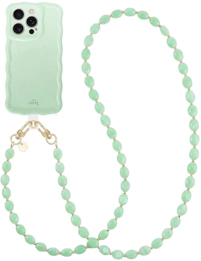 xoxo Wildhearts Glossy Wavy Case Sage Sorbet - Ocean Mint (lang koord) - geschikt voor iPhone 16 Pro Max - hoesje met telefoonkoord - afneembaar koord - Kralenketting - lang telefoonkoord - hoesje met golven - Groen