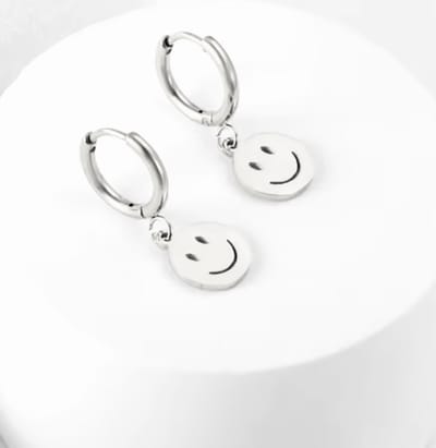 Yehwang - Goudkleurige Oorbellen Smiley en Stenen - Licht Blauw - Stainless Steel - Nikkelvrij