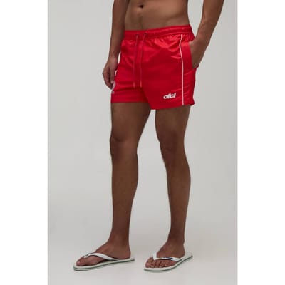Korte Zwembroek Met Gevoetbalde Biezen En Geborduurd Voetbal | Red | Size XS