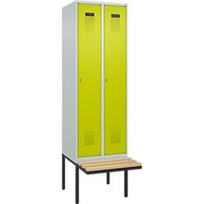 C+P Evolo Plus garderobekast, 2 vakken van elk 300 mm breed, zwevende bank, B 600 x D 815 x H 2120 mm, cilinder, lichtgrijs/kleedgroen