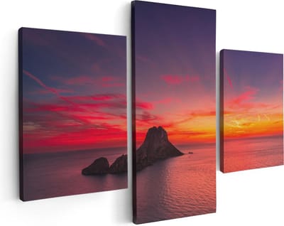 Artaza Canvas Schilderij Drieluik Ibiza Rotsen Eiland bij Zonsondergang - 90x60 cm - Wanddecoratie Woonkamer - Schilderijen - Muurdecoratie