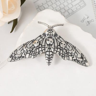 1pc Pince à Cheveux Niche Rétro Papillon de Nuit, Série Insectes Pince à Ressort, Pince à Cheveux Tempérament Polyvalente pour Femmes, Accessoires Cheveux Littéraires Style Forêt Size fits all argenté