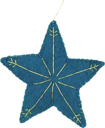 Luna-Leena duurzame ster hanger - blauw en goud draad - vilt wol - handgemaakt in Nepal - petrol - star hanger - kersthanger - kerstster - kerstcadeau - kerstboom hanger - cadeau - kado - kerst gift - kerstfeest - kersdecoratie