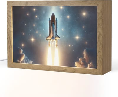 Nachtlampje 30x20 cm - Kinder lampje - Ruimtevaart - Raket - Space - Sterren - Tafellamp kinderkamer - Slaapkamer lamp - Bedlamp kinderen - Kinderlampje stopcontact - Wandlamp babykamer - Nachtlampjes