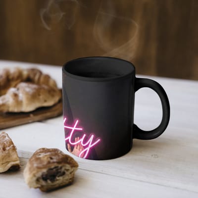Magische Mok - Foto op Warmte Mokken - Koffiemok - Ironisch - Tekst - Neon - Magic Mok - Beker - 350 ML - Theemok - Mok met Tekst