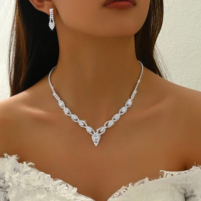 4-delige Dames Trendy Klauwketting Diamant Kristal Oorbellen Ketting Armband Ring Sieradenset Bruiloft Banket Feest Vakantie Cadeau black