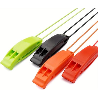 4 pièces Sifflets d'urgence avec cordon réfléchissant, Sifflet d'entraîneur, Sifflets de sport, Sifflet de sécurité, Fort et strident, pour compétitions sportives en extérieur 4pcs