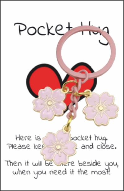 Pradeo - Bloemetjes - Sleutelhanger - Gelukshanger - Hangertje - Bloemen - Flowers - Key Chain - Pocket Hug - Klein Cadeau / Geschenk - Met Kaartje Met Tekst - Licht Roze