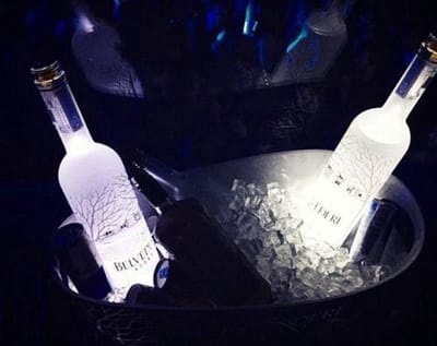 *** 1x LED Onderzetter - Bottle Nest Light - LED Sticker - LED Licht - Warm Wit Licht - Fles Onderzetter - LED Bottle Light - VIP Disco Club Party - van Heble® ***
