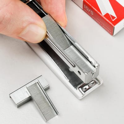 Kantoor nietmachine - Kleine nietjes - Documenten nieten - Geïntegreerde nietverwijderaar - 10 vel - Rood