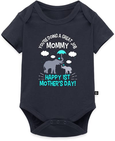 Eerste Moederdag | Jij Doet Het Geweldig Mama | Happy 1st Mothers Day Baby Rompertje Met Korte Mouwen