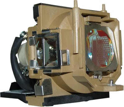 Beamerlamp geschikt voor de BENQ PB8256 beamer, lamp code 65.J9401.001. Bevat originele UHP lamp, prestaties gelijk aan origineel.