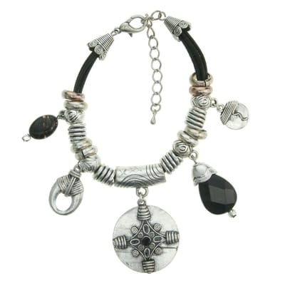 Behave - leren armband met hangers - bohemian trend casuallook