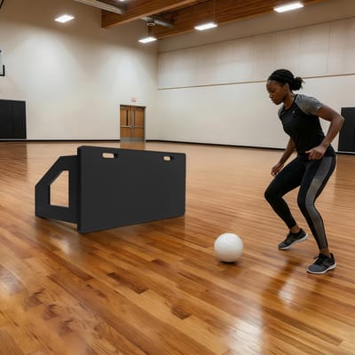 Soccer Rebounder Board – Voetbal Terugkaatsbord – Training Board – Passer En Schiettrainer – Oefenbord Voetbal – Zwart – Opvouwbaar En Draagbaar – Stabiele Steun