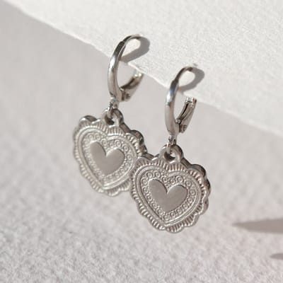 Zilverkleurige oorbellen - Hartje - Dames - Stainless steel - Oorhangers - Elegant - Tijdloos