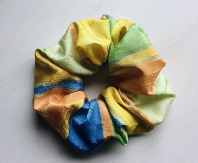 Scrunchie XL - pastelkleuren - handgemaakt - handmade - haarelastiek - oranje - geel - blauw - groen