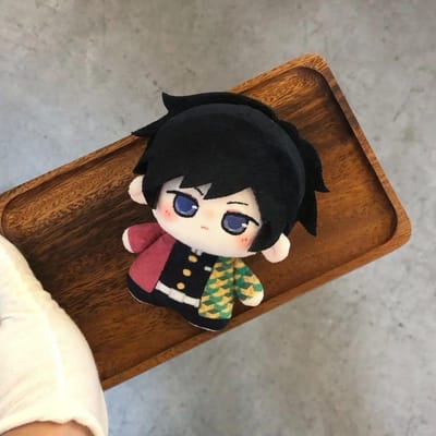 Nieuwe 10cm Demon Slayer: Kimetsu No Yaiba Suikou Tomioka Giyu Attribuut Katoenen Pop Schattig Perifeer Pluche Speelgoed Jongenscadeau 10CM black