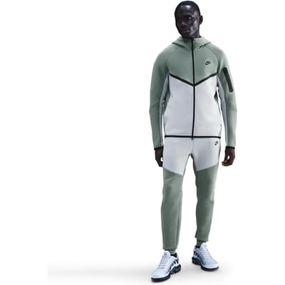 Jogging Nike Tech