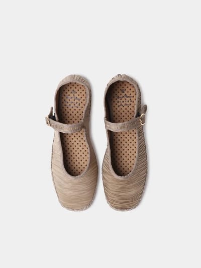 Dames Mary Janes van geplooid materiaal met een platte zool | CAROLINA