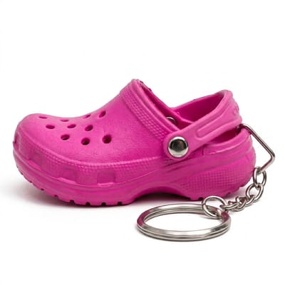 Rozenrode sleutelhanger mini schoen vorm van EVA met metalen sleutelring en korte ketting, sleutelhanger voor heren en dames, compact accessoire met speels ontwerp en herkenbaar klomp model