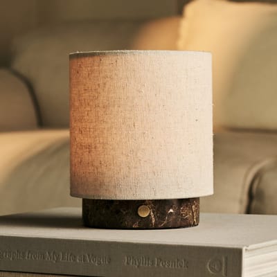 Tavellio Onoda Small – Oplaadbare Tafellamp – Emperador Marmer – Beige Linnenkap – Tot 100 uur