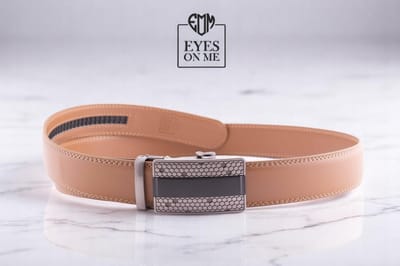 Lichtbruine lederen riem zonder gaatjes met automatische gesp voor heren ( model N126 )