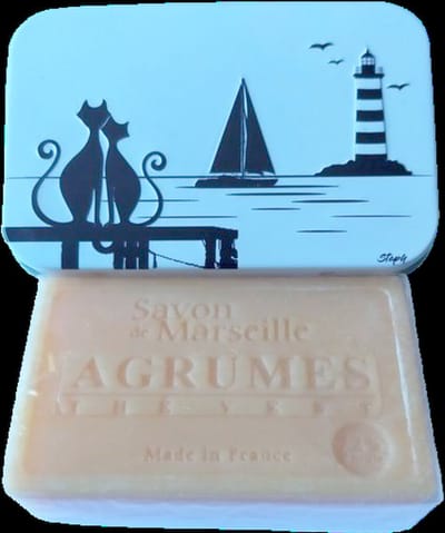 Metalen zeepblik met opdruk Chats en Terrasse met Marseillezeep Citrus 100 gram