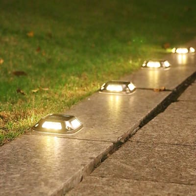 Solar Grondspots - Set van 4 Stuks - Grondspots voor Buiten - 8 LED's - Grondspot Vierkant - Waterdicht - 360 Graden - Warm Wit - Zonnepaneel - Rondom Schijnend - Padverlichting - Opritverlichting - Solar Tuinverlichting - LED
