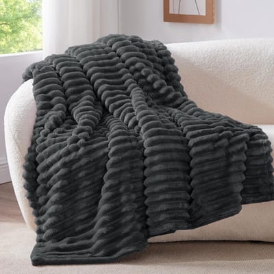 Decoratieve Deken - Plaid Bank - Gezelligheid Thuis - Zachte Flanel - 125x150 cm - Antraciet