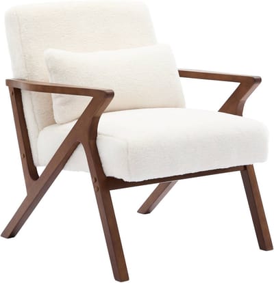 sweeek - Scandinavische fauteuil van walootkleurig hout en imitatiebonteffect - antoine