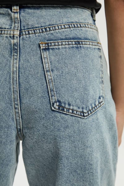Dames Boohoo Basics Hoge Taille Gespleten Zoom Rechte Pijpen Jeans | Light Blue | Maat: 6/30L