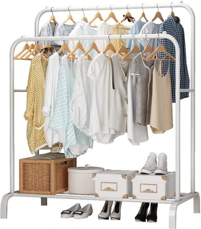 Sierra kledingrek wit metaal - Kleding rek metaal met kledinghangers - Kledingrek dubbel met schoenenrek - Opbergrek voor kleding - Garderoberek met 2 kledingstangen - Kledingrek met haken - Kledingrek/Garderoberek staand 153 x 110 x 33 CM