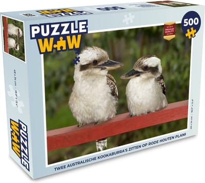 Puzzel Twee Australische kookaburra's zitten op rode houten plank - Legpuzzel - Puzzel 500 stukjes