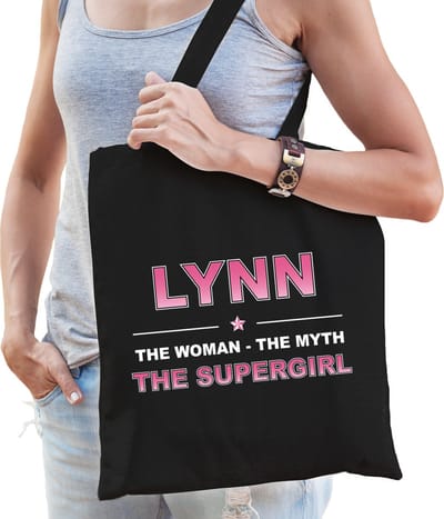 Naam cadeau Tasje voor Lynn - The woman, The myth the supergirl - katoenen - zwart - verjaardag - moederdag - collega - vriendin