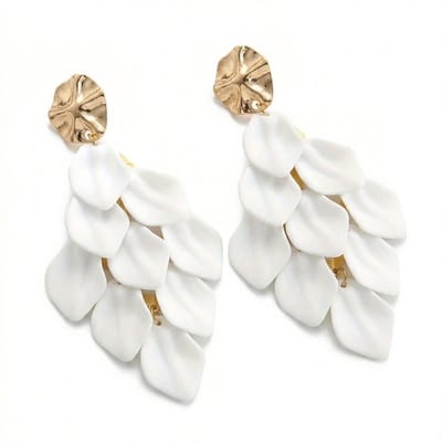 Witte oorclips dames bloemblaadjes hanger clip on oorbellen zonder gaatjes boho oorclips met franjes bladeren design statement oorbellen wit goudkleurig
