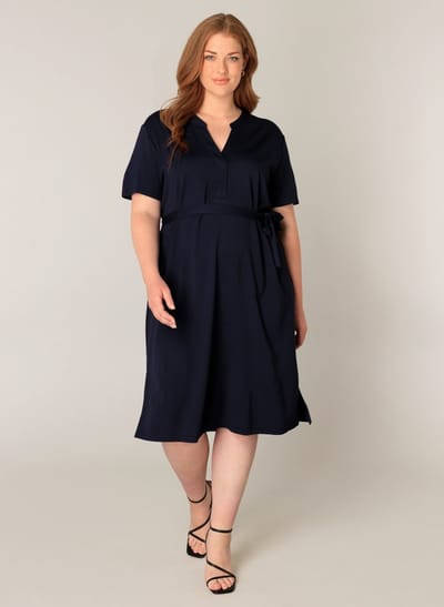 BASE LEVEL CURVY Yenna Dresses - Dark Blue - maat 5(58/60)