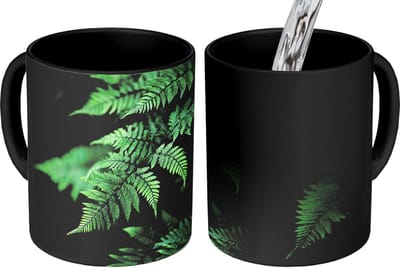 Magische Mok - Foto op Warmte Mokken - Koffiemok - Varenblad - Groen - Structuur - Wazig - Magic Mok - Beker - 350 ML - Theemok