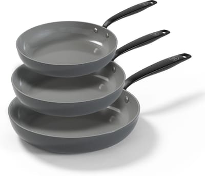 BE Living 3-delige Koekenpannenset - Ø 20, 24 & 28 cm - Bakpan - Keramisch - PFAS Vrij Anti Aanbak - Inductie Pannenset - Grijs - Essential Series