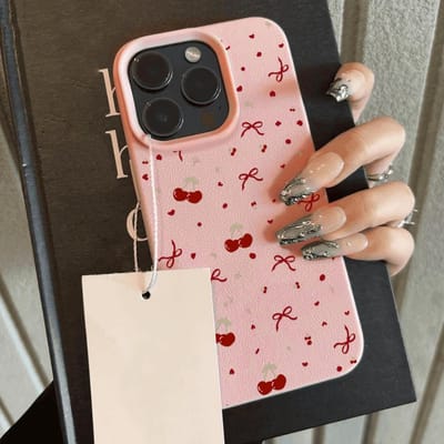 Kersen Telefoonhoesje Voor iPhone 11 Hoesje iPhone 13 15 14 12 16 Pro Max 14 15 16 Plus Schokbestendig Zacht Leer Schattig Hart Strik Cover For iPhone 16Pro Max