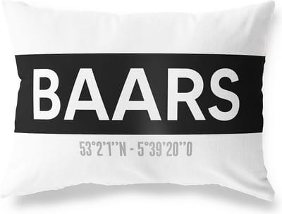 Tuinkussen BAARS - OVERIJSSEL met coördinaten - Buitenkussen - Bootkussen - Weerbestendig - Jouw Plaats - Studio216 - Modern - Zwart-Wit - 50x30cm